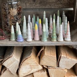 Lille juletr�, hvid med lyser�d