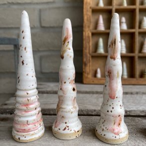 Hvidt juletr� med lyser�de nuancer