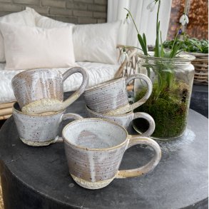 Kop med hank i glasuren � Sol, strand og vand�