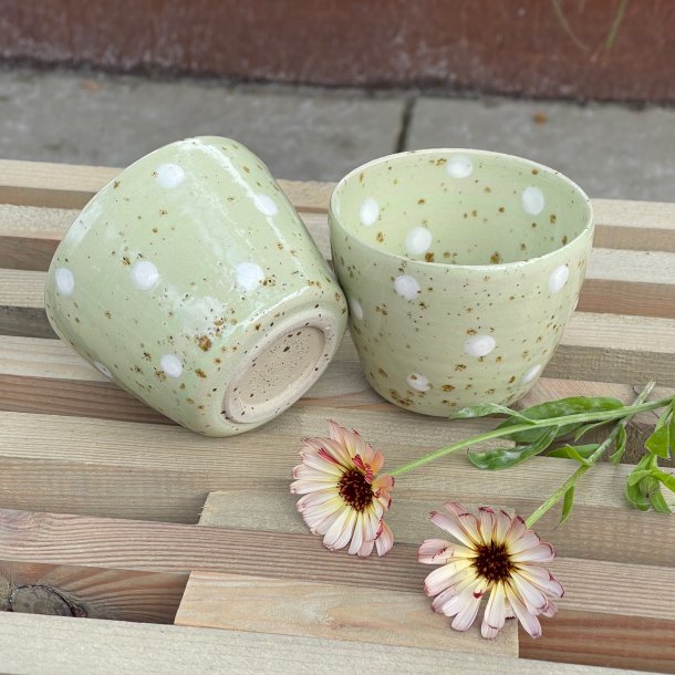Gr�nne kopper med hvide dots
