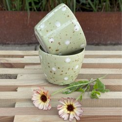 Gr�nne kopper med hvide dots