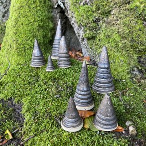 Juletr�er i brun, sort, guld, s�t a� 4 stk. i forskellige st�rrelser