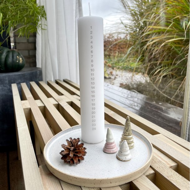 Tallerken med 3 sm� juletr�er