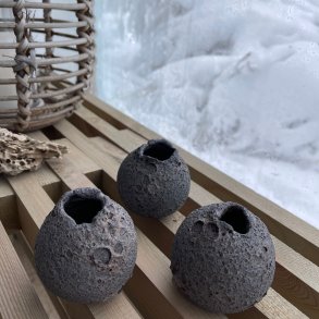 Kuglevase, lille i sort krater glasur