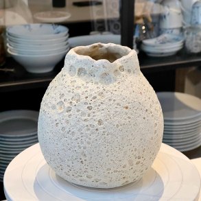 Kuglevase i kraterglasur