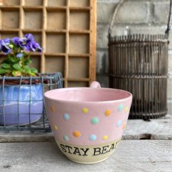Stay Beautiful kop i lyser�d med dots