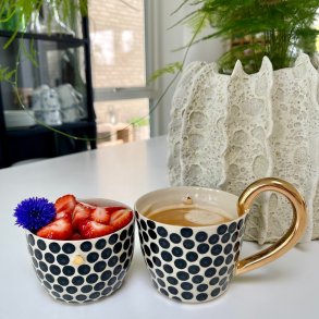 Morgenmadss�t med guld hjerter og sorte dots