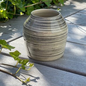 Vase med striber
