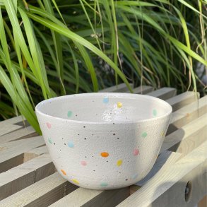 Hvid sk�l med multi dots