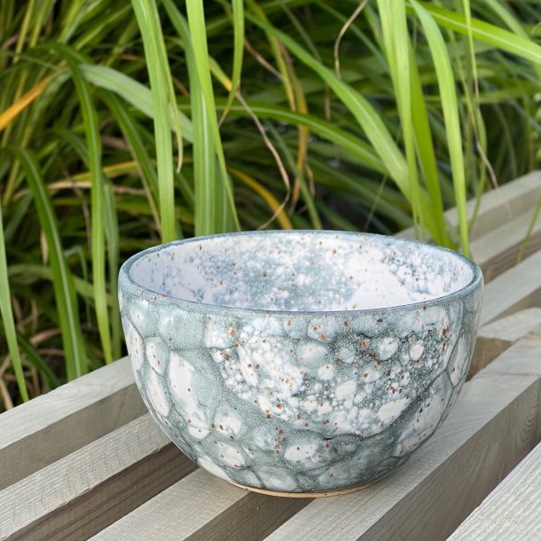 Sk�l i hvid med gr�n bobleglasur