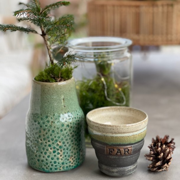 FAR kop i fine creme og gr�nne nuancer