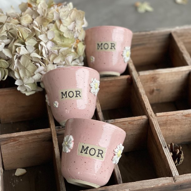 Smuk Mor kop i lyserd med blomster