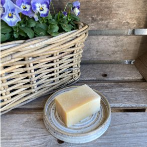 S�besk�l i den smukke hvide og bl� glasur