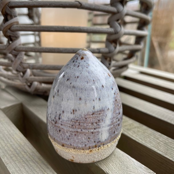 P�ske �g i smuk blank glasur og krater glasur