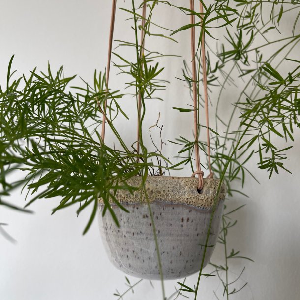 H�ngepotte i l�dersnore