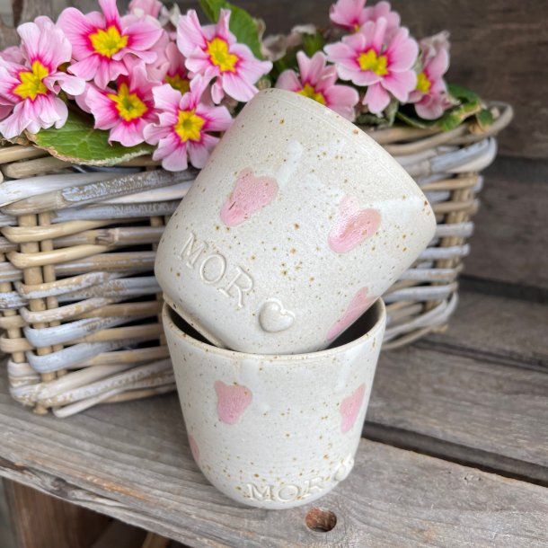 MOR kop i creme med lyser�de hjerter