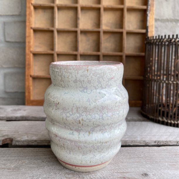 Vase i lyser�d sammen med de smukke krystaller