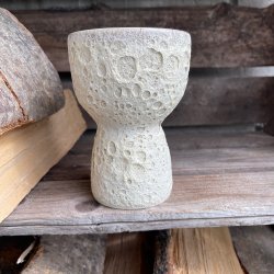 Keramikopsats i den smukke kraterglasur