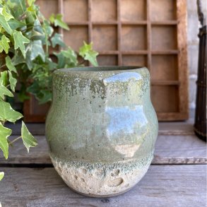 Krukke i de gr�nne krystaller sammen med kraterglasur