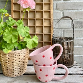 Fine lyser�de kopper med r�de dots