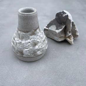 Vase i lys vulkanglasur