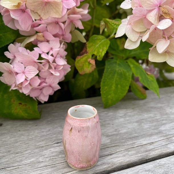 Vase i lyser�de nuancer