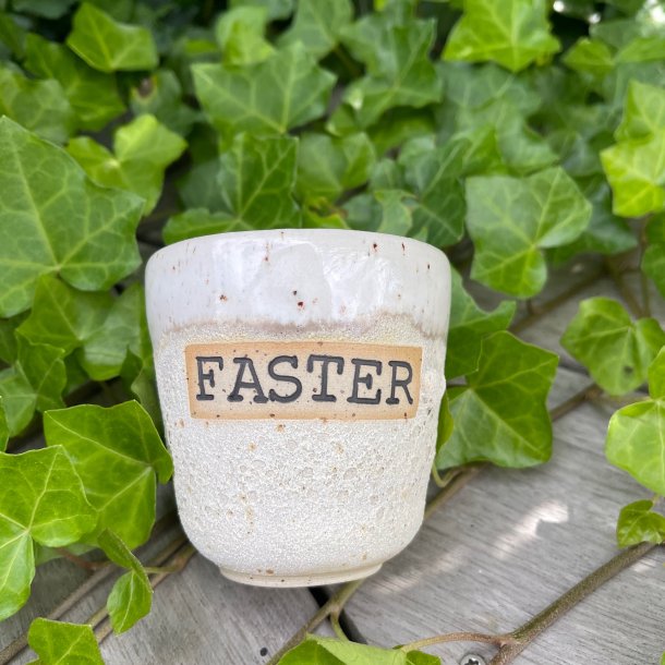 Faster kop i den flotte kraterglasur