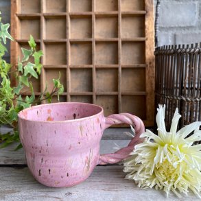 Kop i organisk form og smuk glasur