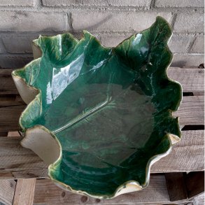 Smuk sk�l formet som et rabarberblad