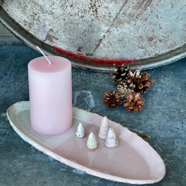 Smukt fad i lyser�de og hvide nuancer