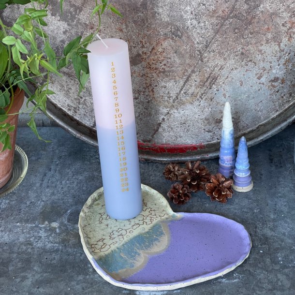 Hjerte fad i sk�nne nuancer af syren og gr�n