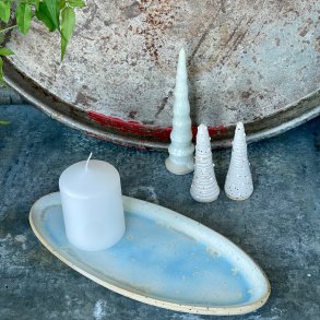 Fad i smukke nuancer af hvid, lysebl�, syren og guld