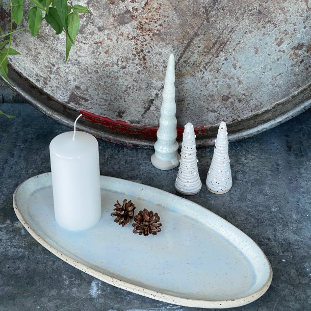 Smukt fad i lysebl�, hvid, lys syren og nister af guld