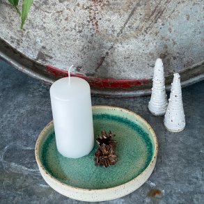 Rundt fad i smuk gr�n glasur.