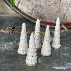 Lille juletr�, hvid med snefnug