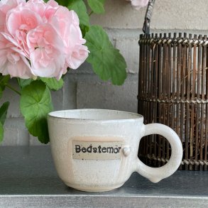 Bedstemor kop i creme nuancer