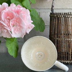 Bedstemor kop i creme nuancer