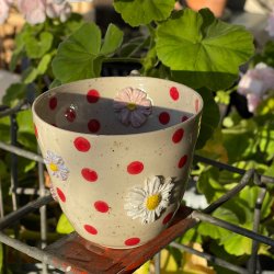 Smuk Mor kop med blomster og r�de dots