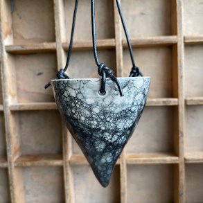 H�nge potte i sort bobleglasur