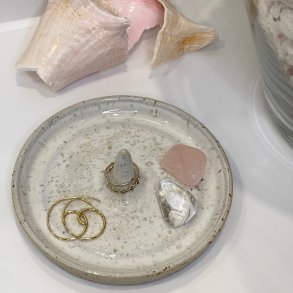 Smykkesk�l med ringholder