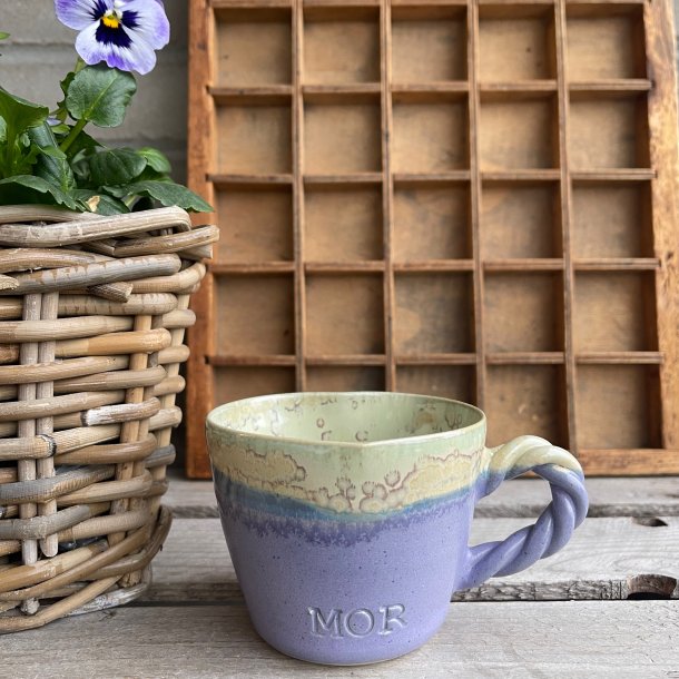 Mor, hjerte kop i syren og de smukke gr�nne krystaller