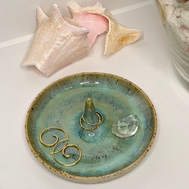 Smykkesk�l i gr�nne nuancer