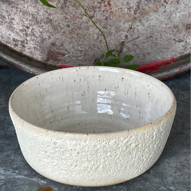 Sk�l i smuk lys kraterglasur