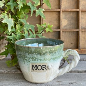 Mor kop i smukke creme og gr�nne nuancer