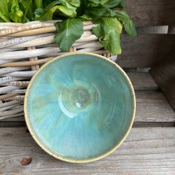 Morgenmadssk�l i smukke gr�nne nuancer.