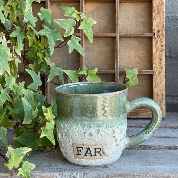 Far kop med hank i flot gr�n glasur