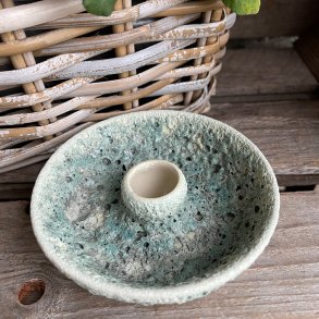 Lysestage i gr�n kraterglasur