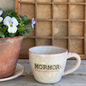 Mormor kop i smukke krystaller