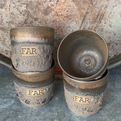 FAR kop i r� glasur