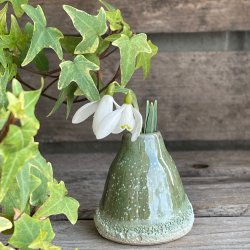 Lille vase i gr�nne krystaller